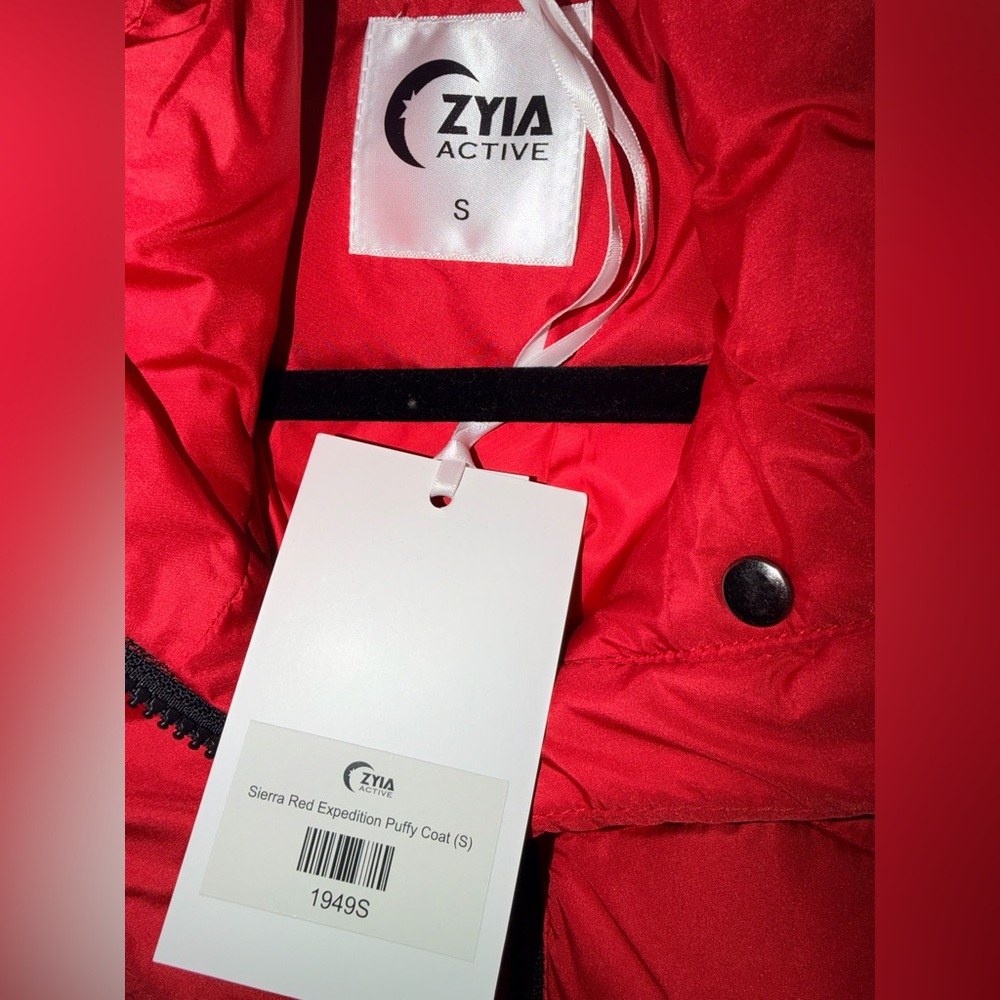 ZYIA Vibrant Red Puffer Jacket NWT - Picture 3 of 4